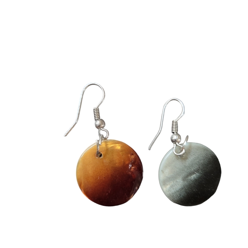 Circle shell earrings - Picture 3 of 3